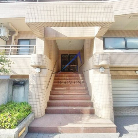 サンフラット世田谷のその他共用部分|共用階段です。