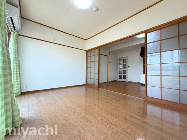 アクティ津田の洋室