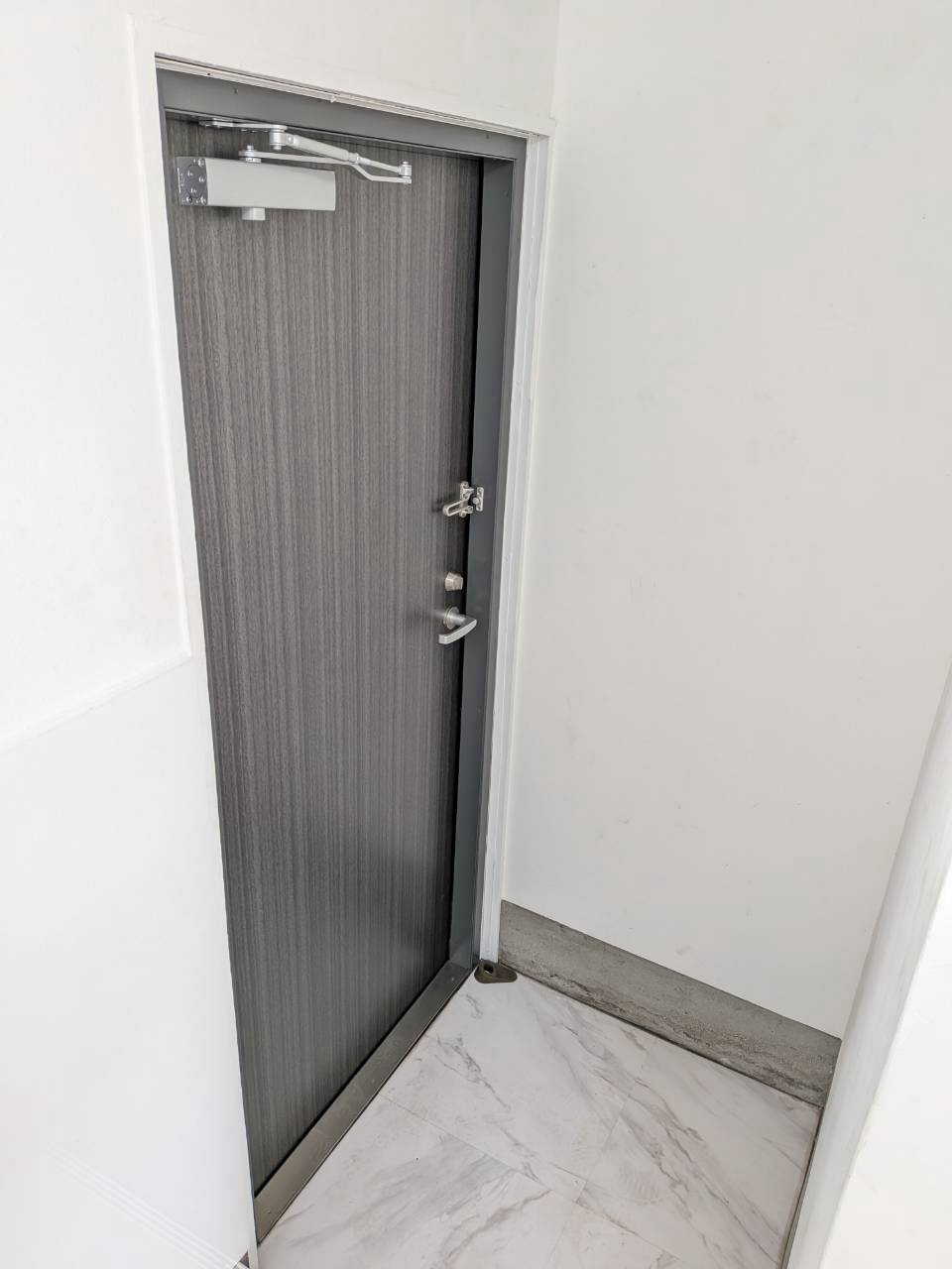 エスポワール広本町の玄関