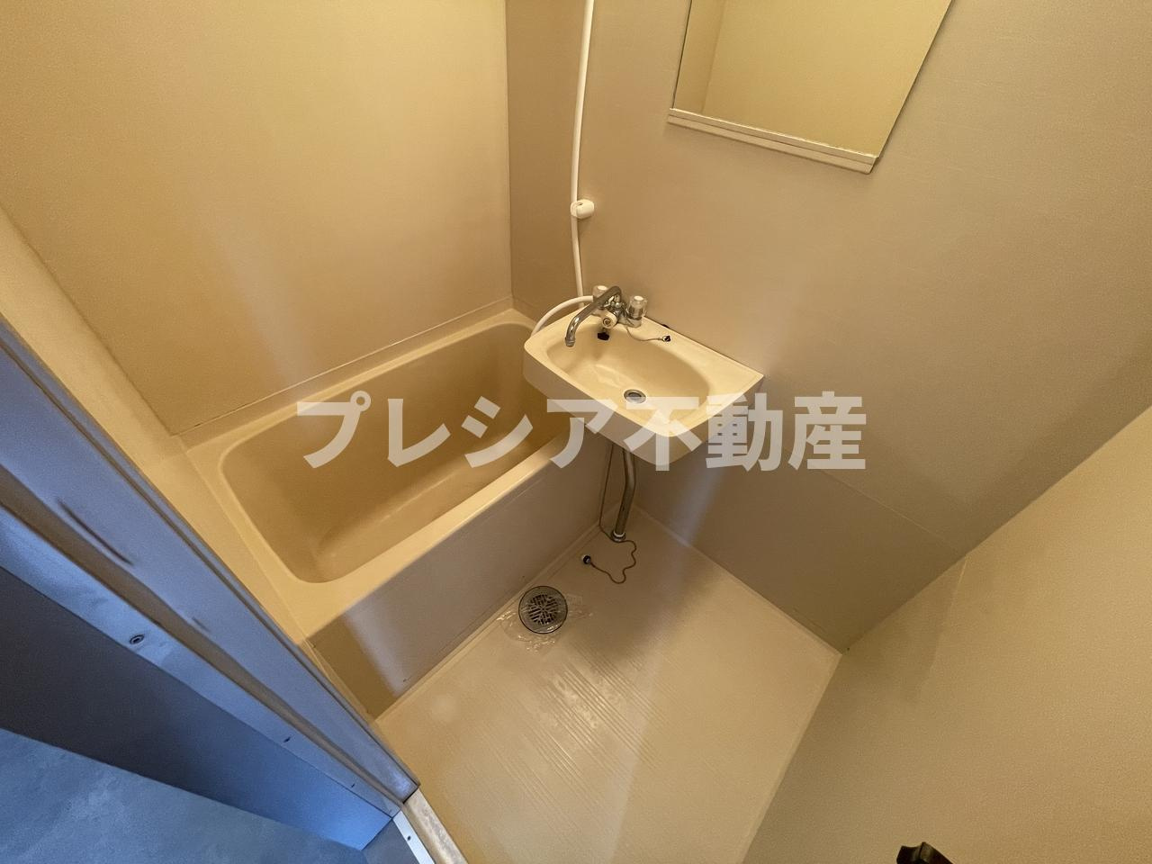 ユニテック甲子園の浴室