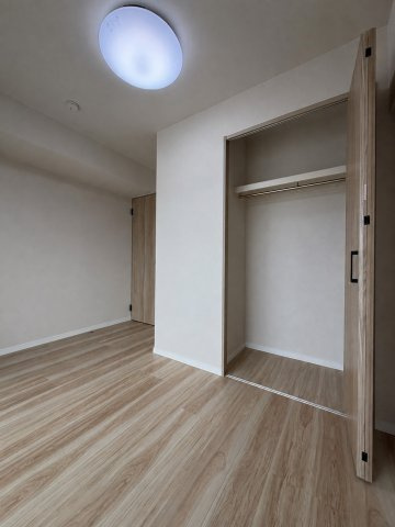 パシフィック西岡の洋室