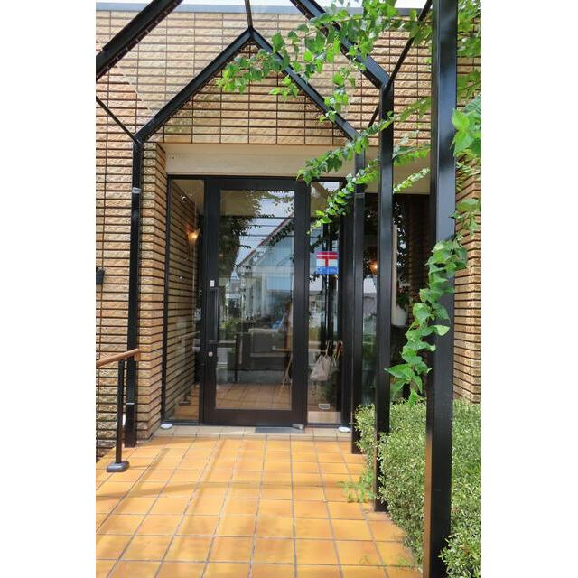 らくらく貸店舗のエントランス