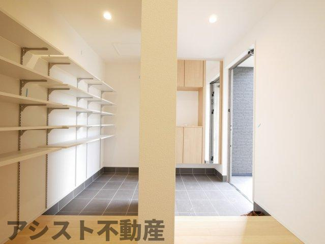 サンコート 飯塚市伊岐須の玄関|ゆったりとした玄関です
