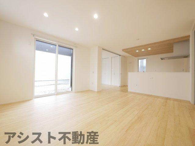 サンコート 飯塚市伊岐須の居間・リビング|使いやすいリビングです
