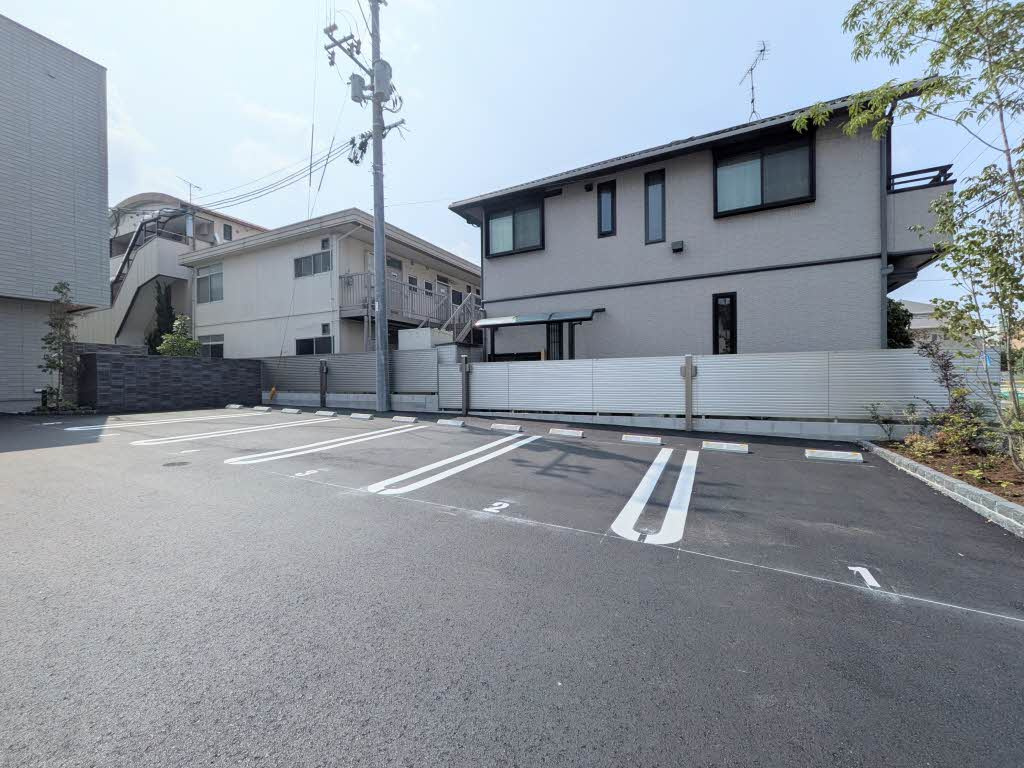 レーベンエイトⅡの駐車場