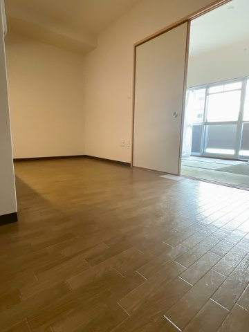 大阪市城東区森之宮２丁目の賃貸マンションの居間・リビング