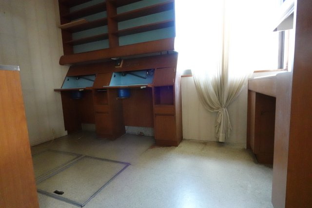 川島町八幡売店舗の内装