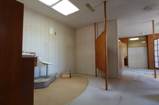 川島町八幡売店舗の内装