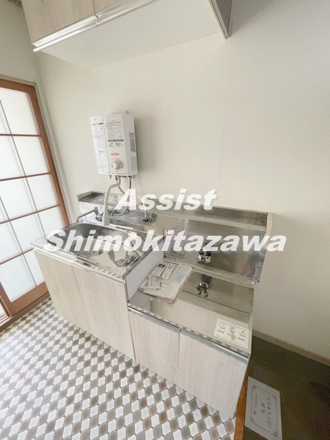 世田谷区代沢２丁目のアパートのキッチン