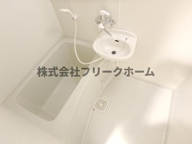ニチエーイン18の浴室