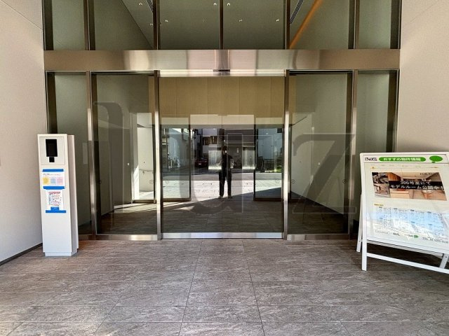 クラシアム神奈川台場のエントランス