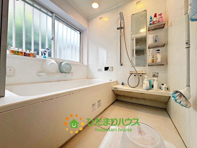 上尾市井戸木1丁目　中古戸建の浴室|１坪タイプのお風呂でゆっくり１日の疲れを癒せますね。