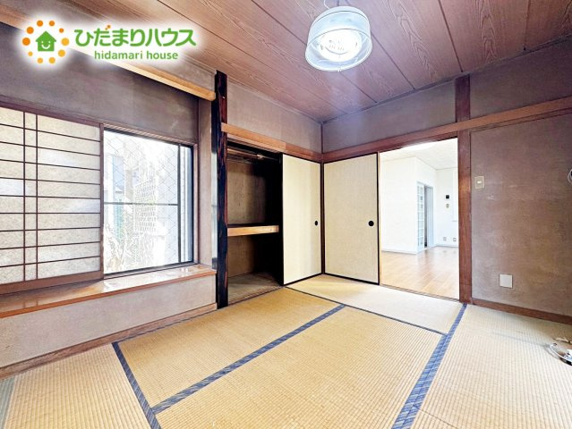 上尾市井戸木1丁目　中古戸建のトイレ|1Fトイレはロータンクタイプになります。