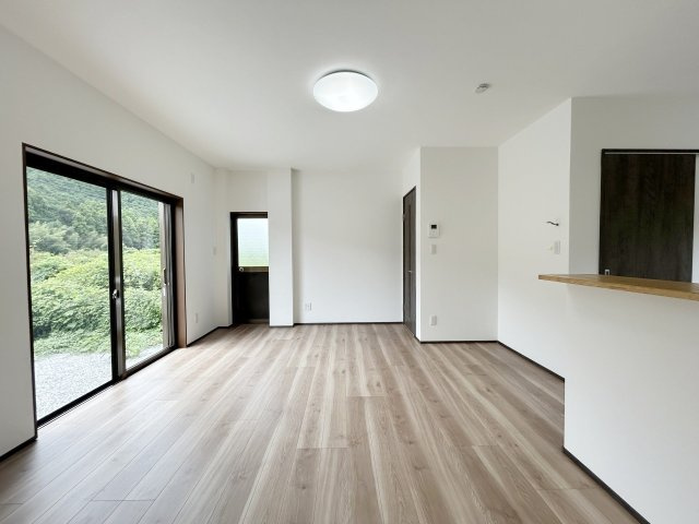 高岡郡日高村本郷　中古戸建の居間・リビング