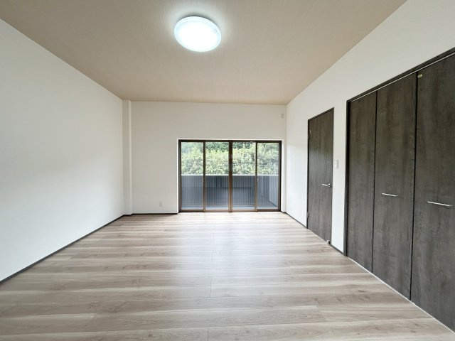 高岡郡日高村本郷　中古戸建の洋室