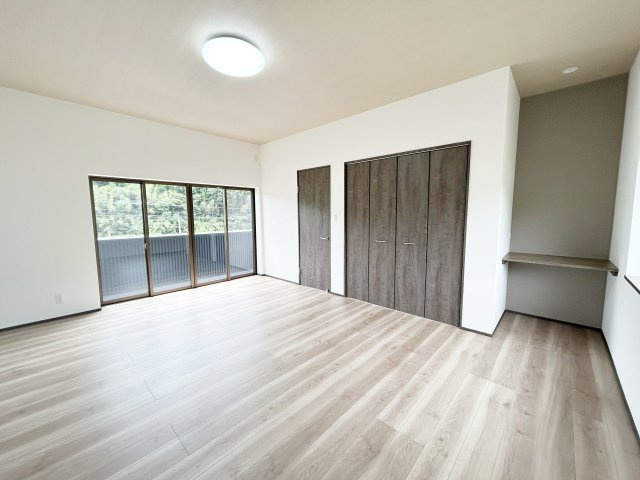 高岡郡日高村本郷　中古戸建の洋室
