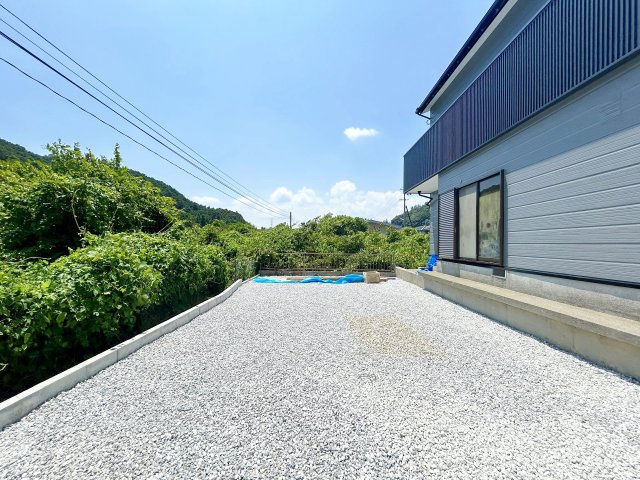 高岡郡日高村本郷　中古戸建の庭