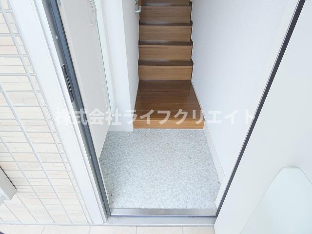 セジュール日野本町の玄関