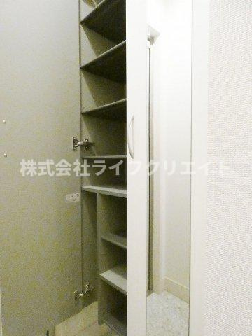 セジュール日野本町の玄関