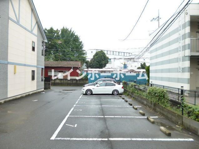 ブルージェ・アベ和光Ⅱの駐車場