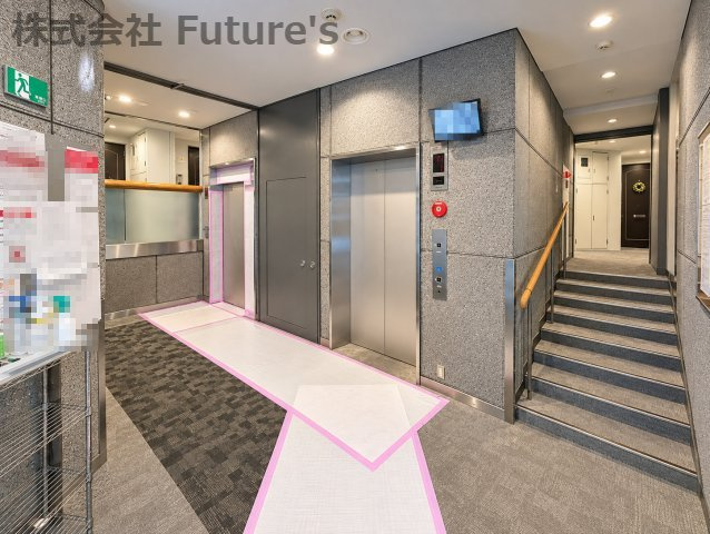 パークフィールドみさとテラ・ウエスト　4街区2号館のその他共用部分|エレベーターは防犯カメラ付です