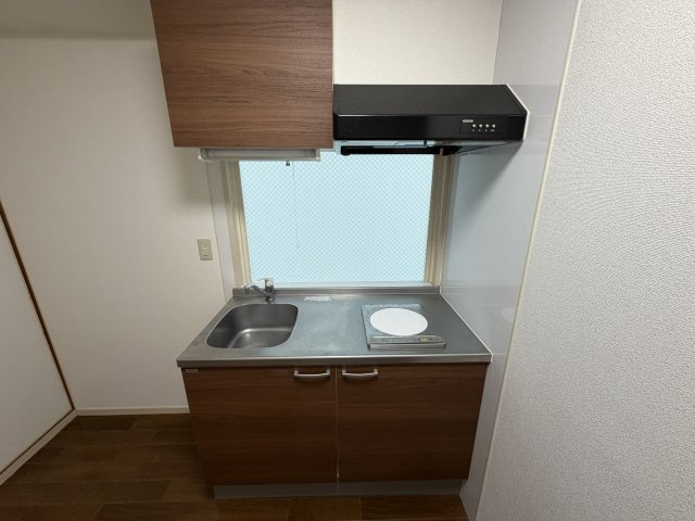 十日市Kビルのキッチン|きれいなキッチンです