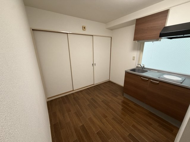 十日市Kビルの居間・リビング|使いやすいリビングです
