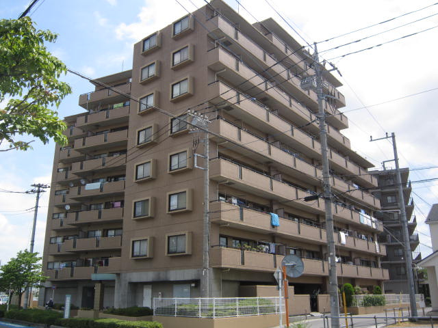 春日部市小渕の賃貸マンションの外観