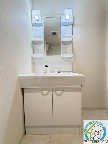 メゾン東二見の独立洗面台