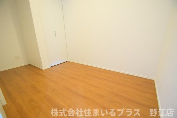 フォレストアレイの洋室