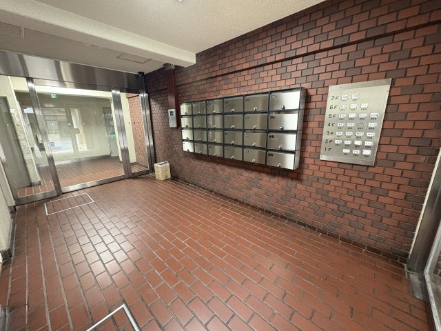 天王寺東ハイツのエントランス