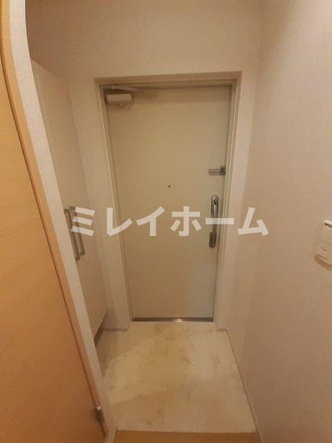 ラグナ蒲田本町の玄関