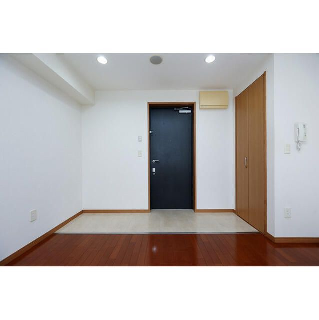 レジデンスシャルマン月島の玄関