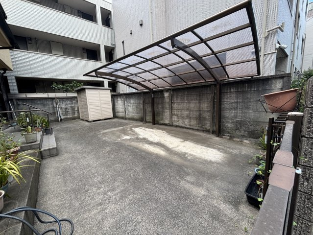 千住旭町駐車場の外観