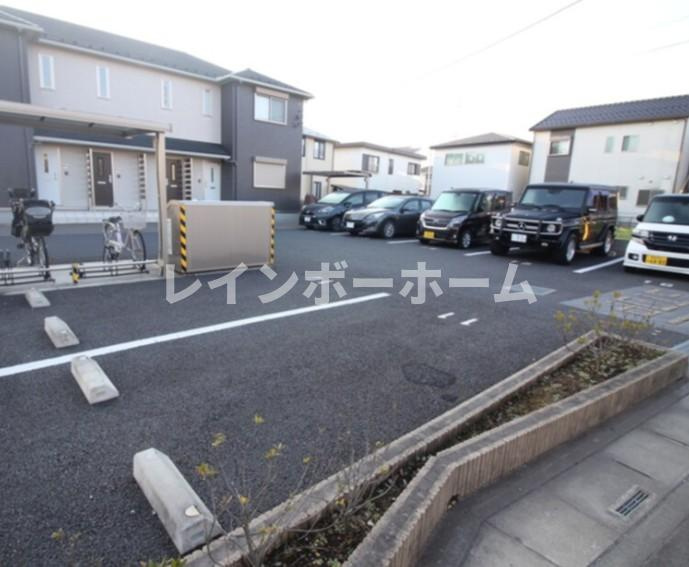 プロテージハウスAの駐車場