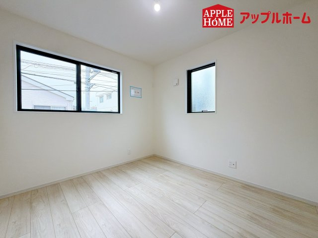 さいたま市 北区 東大成町1期の洋室|居室は全室収納あり！たっぷりある収納活用でお部屋もキレイを保てます♪