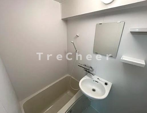 信和第一マンションの浴室