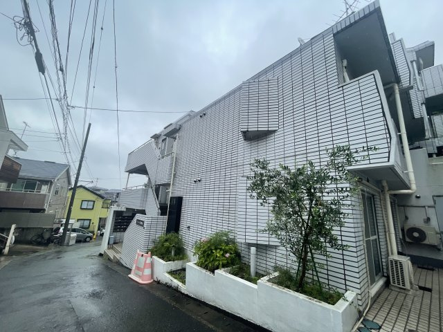 川崎市宮前区馬絹３丁目の賃貸マンションの外観