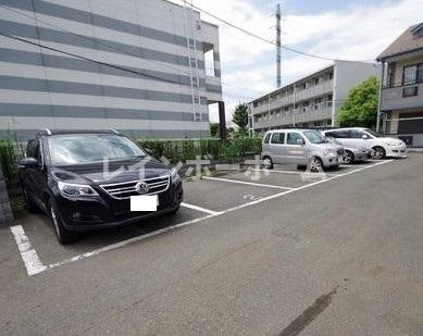 ブルージェ・アベ和光Ⅰの駐車場