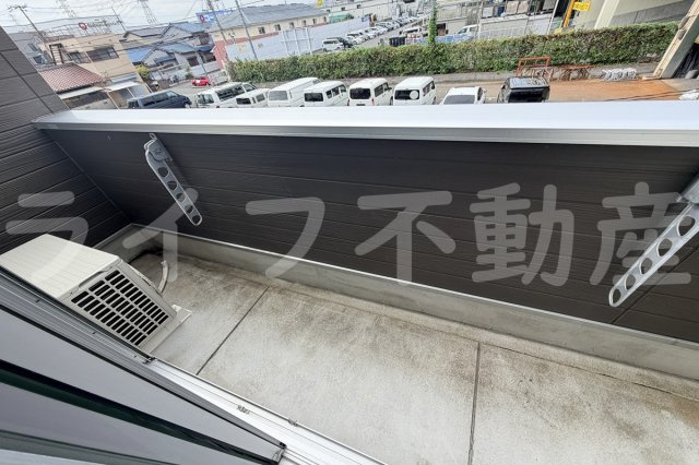 エムズコート新石切のバルコニー|暖かな日差しのふりそそぐバルコニー