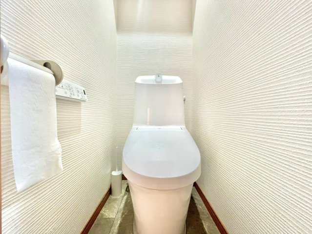豊島区長崎4丁目　中古戸建のトイレ|2026.09.24撮影

現地ご見学希望・資料請求などお気軽にお問い合わせ下さい！
03-5990-5201