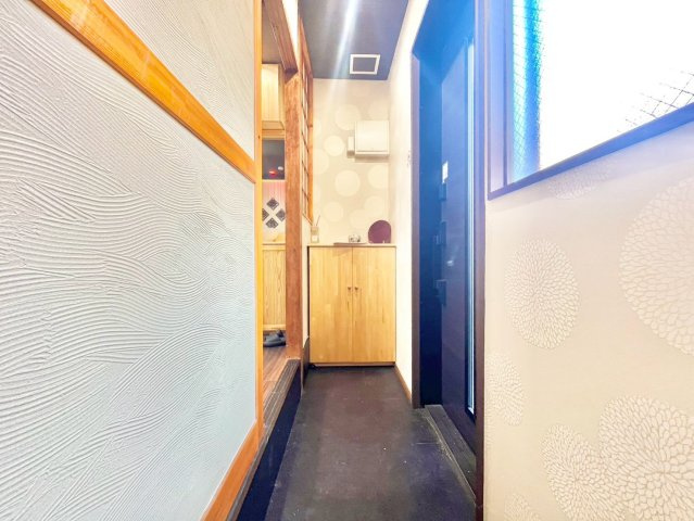 豊島区長崎4丁目　中古戸建の玄関|2026.09.24撮影

現地ご見学希望・資料請求などお気軽にお問い合わせ下さい！
03-5990-5201