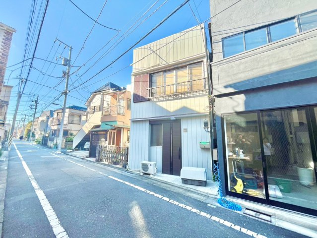 豊島区長崎4丁目　中古戸建の前面道路含む現地写真|2026.09.24撮影

現地ご見学希望・資料請求などお気軽にお問い合わせ下さい！
03-5990-5201