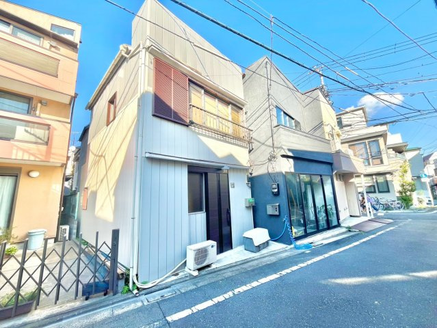 豊島区長崎4丁目　中古戸建の前面道路含む現地写真|2026.09.24撮影

現地ご見学希望・資料請求などお気軽にお問い合わせ下さい！
03-5990-5201