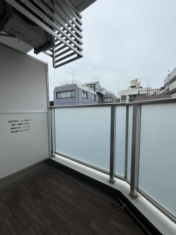 【バルコニー】