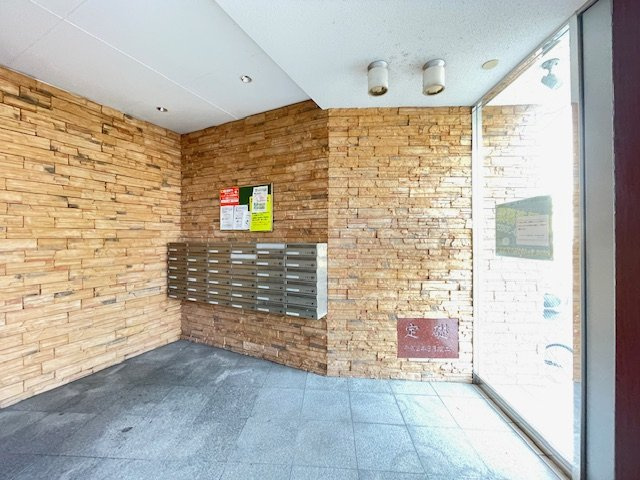 豊中市箕輪１丁目の賃貸マンションのエントランス