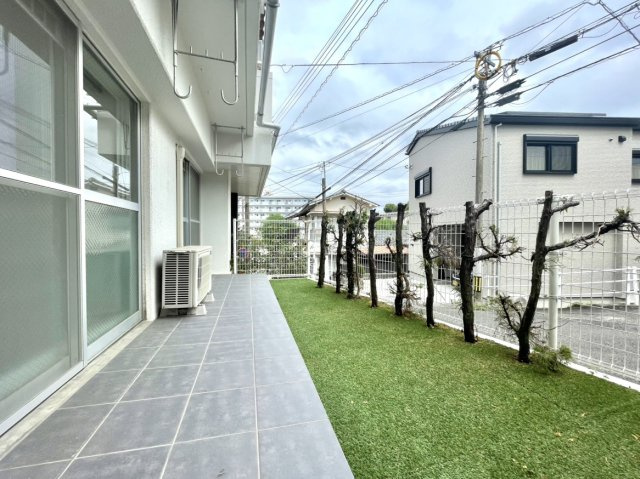 アンジェラス岡町の庭