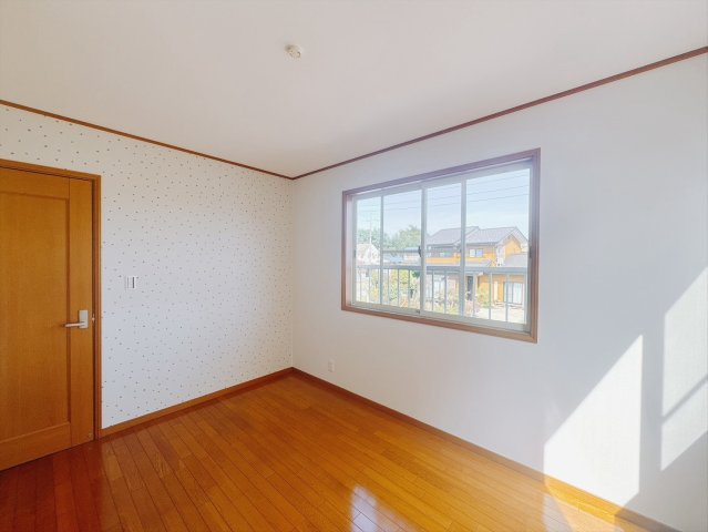 【中古戸建】前橋市上細井町の洋室|■2階洋室｜子供部屋のメリットは「自立心を養うことができる」「自分で整理整頓できるようになる」そして、お子様が成長した際には「プライバシーを確保できる」といい事だらけ♪