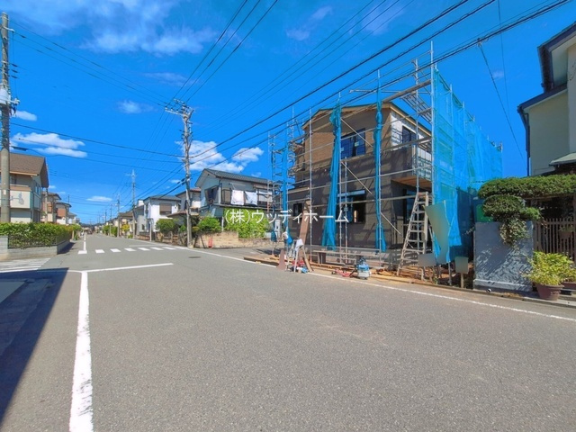 春日部市藤塚第15期　新築一戸建ての前面道路含む現地写真