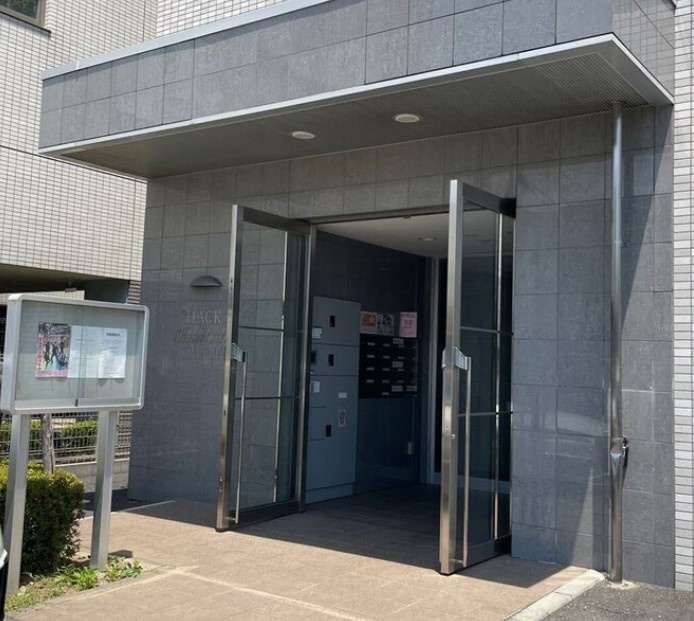 ハック北戸田クレシアのエントランス